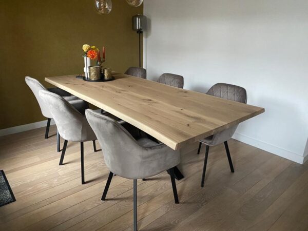 Eiken boomstam tafel met Twist onderstel - Afbeelding 2