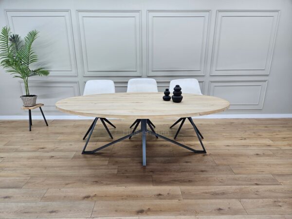 Eiken ovale tafel met Libelle onderstel